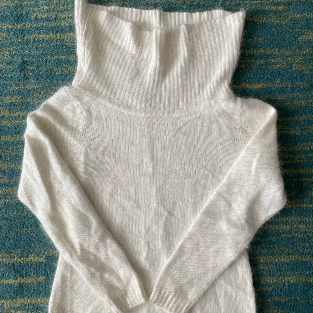 Tailor B. Moss Cream Cowl Neck Angora Mix Sweater- Medium